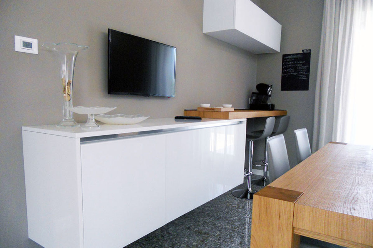 Parete Tortora Cucina Bianca: Cucine lube foto design mag.