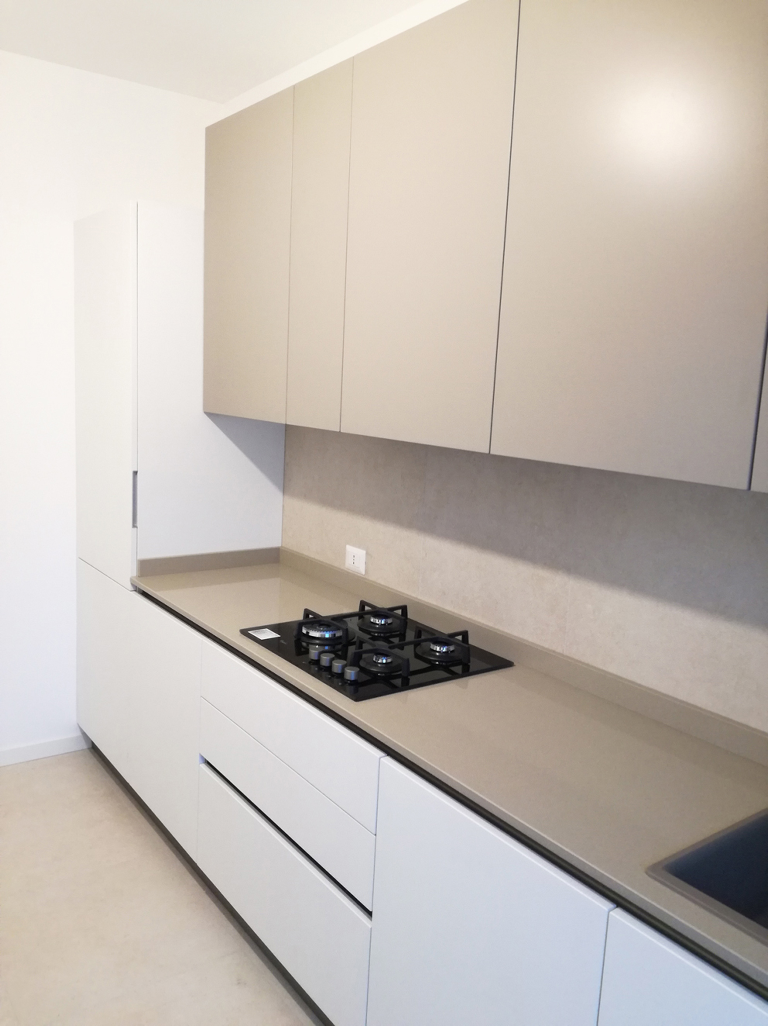 Cucina Smart Bianco Opaco e Grigio Tortora | Arredamenti Barin